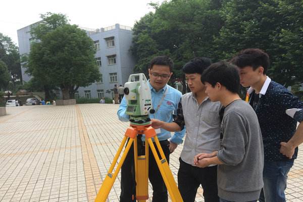 �y�L����ǰ��